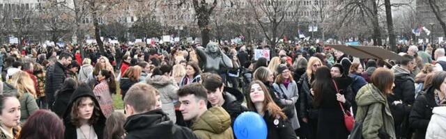 Studenti iz više gradova Srbije na putu ka Nišu, odaje se i pošta nastradalima u Novom Sadu