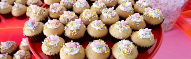 Kolač idealan za praznike: Uspeva i početnicima, a spoj bele čokolade i džema daje ukus kojem niko neće odoleti