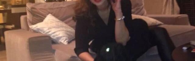 Zavirite u dom Nataše Ninković: Sve odiše luksuzom, raskošne vaze i umetnička dela krase sobu a tu je i jelka