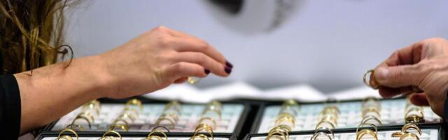 Muškarac opljačkao zlataru i ukrao zlato vrednosti 360.000 evra, posle pljačke mu pomogao - policajac