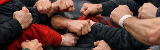 NEVIĐENI HAOS U HRVATSKOJ: Bed Blu Bojsi napravili sačekušu Delijama i oteli im obeležja! (FOTO)