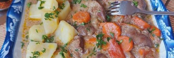 Bakina kuhinja - pileći gulaš sa pilećom džigericom