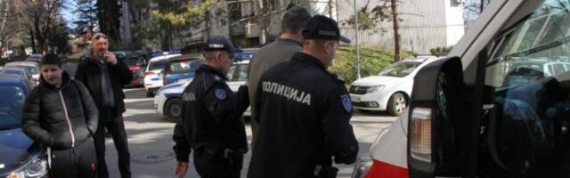 KAMION PREŠAO NA CRVENO SVETLO! Udario ženu na pešačkom prelazu UBIO JE NA MESTU!