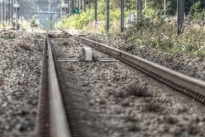 Мушкарац страдао када га је закачио воз у Младеновцу