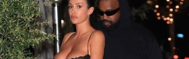 Više gola nego obučena, gaće nije videla cele godine: Najšokantnija izdanja Bjanke Censori u 2025. (FOTO)