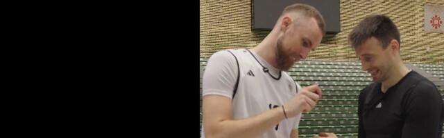 Avramović učio Džananu Musu pravoslavne običaje: Kucali se jajima, evo ko je pobedio (VIDEO)