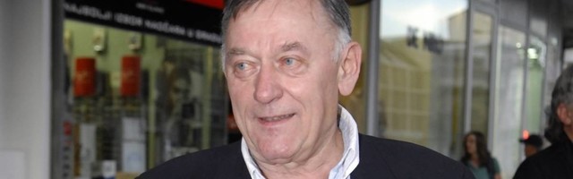 Kako je Petar Kralj zaslužio da u beogradskom kafiću dobije svoje mesto i bedž sa natpisom "ovaj šank ne sme pasti"