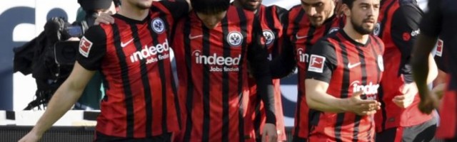 BUNDESLIGAŠI U KARANTINU! Igračima ograničeno kretanje do kraja sezone!