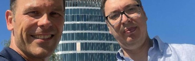 Mala škola ulizivanja šefu kod Siniše Malog - ako uspeva na Vučiću, uspeće na svakom