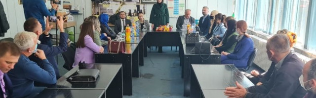 Pomoćnica ministra prosvjete Elfić-Zukorlić posjetila Poljoprivredno-tehničku školu u Sjenici