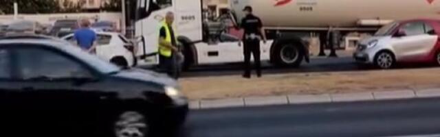 Lančani sudar sedam automobila i CISTERNE SA GORIVOM: Jeziva nesreća kod Ade (VIDEO)