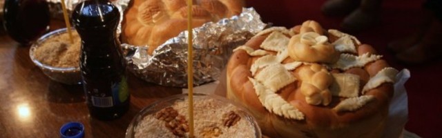 APEL MITROPOLIOJE: Krsne slave proslaviti osvećenjem slavskog kolača i u krugu porodice!