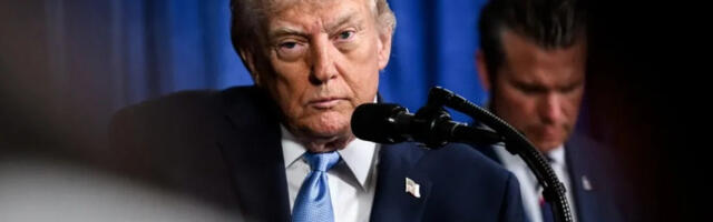 Трамп тврди да је спречио пад целе Украјине