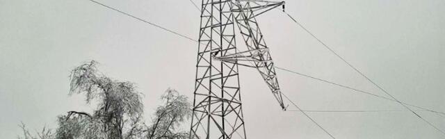 "Topim sneg, sram ih bilo, da li se njihova deca tako kupaju?": 30 domaćinstava već tri meseca bez struje i vode