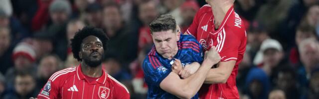 Voda u ušima? Arsenalu se sve „crta“ za titulu, ali onda su se pojavili Bleki i društvo