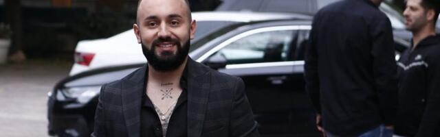 "Zvaće se Teo": Pevač prvi put progovorio o usvajanju deteta