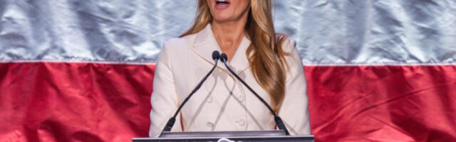 Меланија Трамп тражи реакцију Еј-Би-Сија на Кимелове коментаре да је као „удовица у чекању”