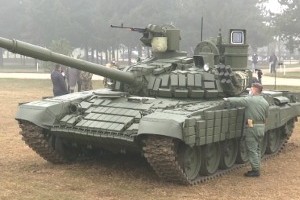 Војска Србије у Нишу представила тенкове Т-72 МС