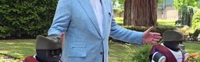 Vučić zaigrao “Moravac” sa robotima Milutinom i Dragutinom: Pozvao građane na skup 27. juna (VIDEO)