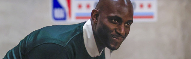 "ONI SU J****E ZMIJE!" Upravo je primljen u Kuću slavnih i NE DA da mu bivši klub "penzioniše" dres: Ne, ne, TO NEĆU DA OPROSTIM!