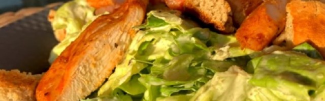 Lagani obrok: Salata sa piletinom (VIDEO)
