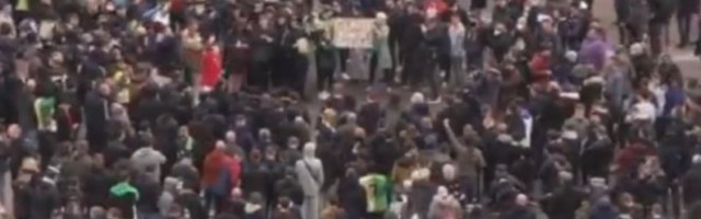 U MANČESTERU PONOVO HAOS! Navijači ne daju Liverpulovom autobusu da dođe do STADIONA, utakmica pod ZNAKOM PITANJA! /VIDEO/