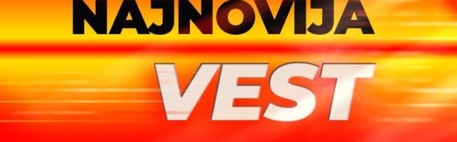 BUKTI POŽAR NA NOVOM BEOGRADU: Vatra guta stan na višespratnici