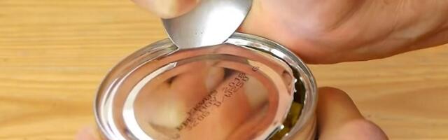 Trik oduševljava: Otvorite konzervu bez otvarača (VIDEO)