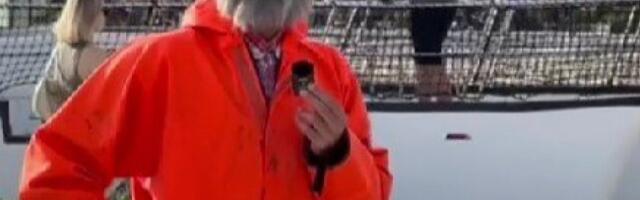 DA LI BISTE GA IKAD PREPOZNALI? Novak kao MATORI bradati ribar! Šetao OVIM gradom, HIT nad hitovima! (VIDEO)