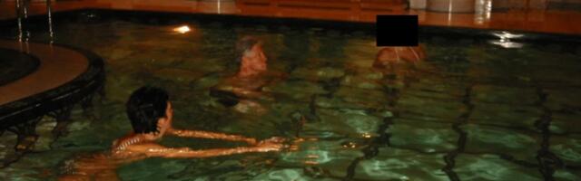 Klinton uslikan sa nepoznatim ženama u bazenu: Objavljena nova dokumenta iz slučaja pedofila Džefrija Epstajna