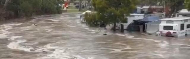 GRANA DRVETA UBILA ŽENU! KATASTROFALNE POPLAVE NOSE SVE PRED SOBOM! Naređena HITNA evakuacija u Sidneju, dramatične scene u Australiji (VIDEO)