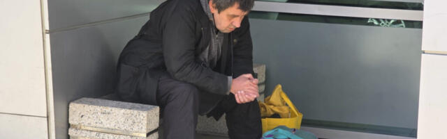 Beskućnik bez zaposlenja, od danas ispred Gradske uprave štrajkuje glađu, žeđu, neće uzimati lekove, traži posao