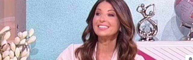 GOSTI ZNAJU SVA PITANJA UNAPRED, A LICE IM "PEGLAJU" 15 MINUTA: Sanja Marinković otkrila kako vodi emisiju, a onda priznala i OVO!