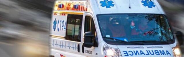 DRAMA U BULEVARU KRALJA ALEKSANDRA! Muškarac nakon sudara ostao ZAGLAVLJEN zaglavljen u kolima, policija i prolaznici razvaljivali vrata da ga spasu