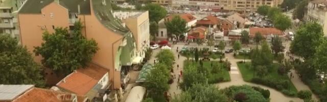 "Putnici blokiraju kolovoz na sat vremena zgog neispravnog autobusa na relaciji Mladenovac - Beograd"!"