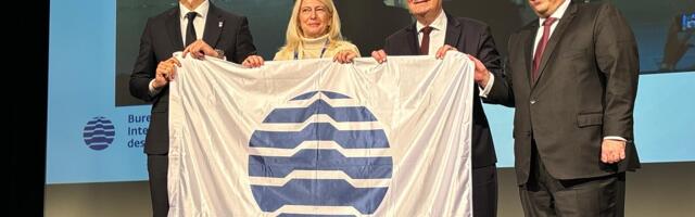 Srbiji uručena EXPO zastava u Parizu