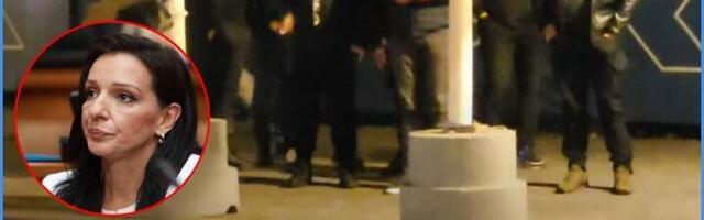 Tepić: Vučić poslao falange na mirne demonstrante, šutirali i žene, interventna samo gledala (VIDEO)