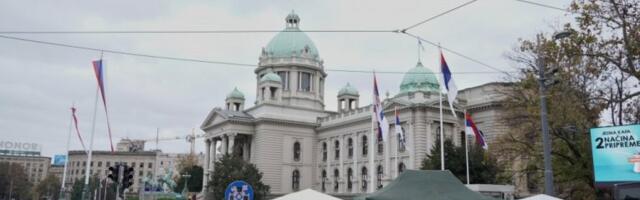 EVO KAKVO JE STANJE TRENUTNO ISPRED SKUPŠTINE! Takovska i Bulevar kralja Aleksandra prohodni za saobraćaj!