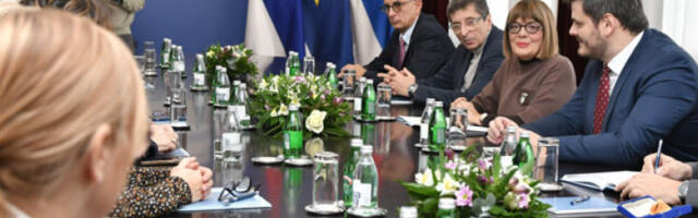 Гојковић уручила уговоре за суфинансирање ЕУ пројеката у здравству у Војводини