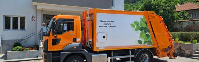 Komunalnim preduzećima u Prijepolju i Priboju kamioni na poklon od države