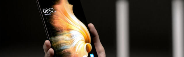 Tecno telefon Phantom sa ekranom na izvlačenje