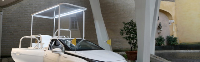 Novi „papamobil“ – Toyota Mirai