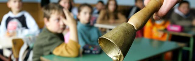 U osnovnoj školi u Saranovu kod Rače pao plafon, đaci vraćeni kući