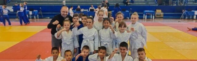 Pehar i osam medalja za Džudo klub “Partizan Leskovac”
