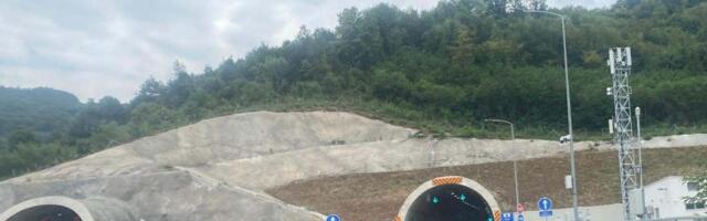 Putevi Srbije: Normalizovan saobraćaj u tunelu Laz, autobus nastavio put