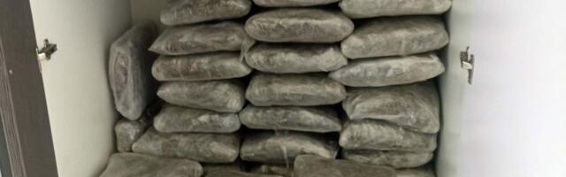 ''Pali'' dileri u Priboju: Stan pun marihuane i heroina (FOTO)