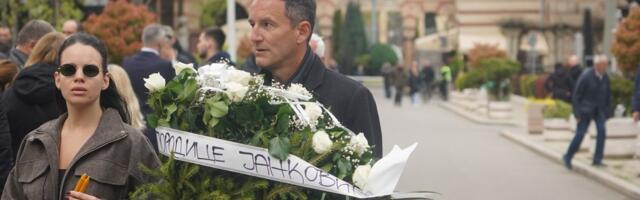 Bivši trener FK Crvena zvezda došao na sahranu Dušku Vujoševiću