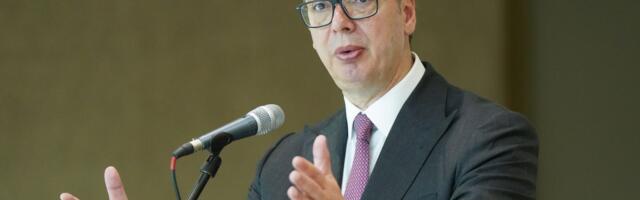 President Vucic speaks with protesters in front of Serbian Presidency: "We solve problems through dialogue"