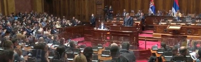 Ljubodrag Stojadinović: Smrdljiva basna