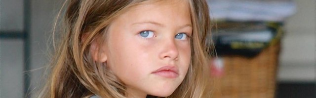Najlepša devojčica na svetu je porasla i na fotografijama sa plaže izgleda fenomenalno